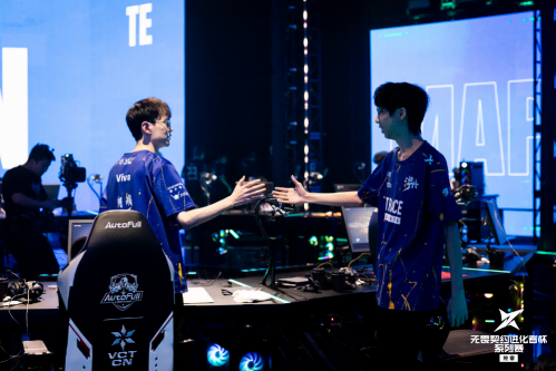 决战终章,FPX夺得2025无畏契约进化者杯系列赛终章冠军-游戏价值论