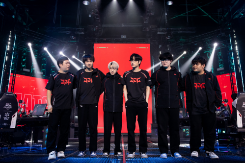 决战终章,FPX夺得2025无畏契约进化者杯系列赛终章冠军-游戏价值论