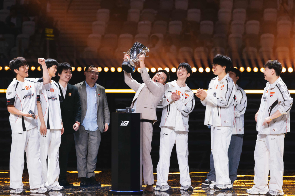 王俊凯、Uzi领衔明星赛，AL夺冠，英雄联盟15周年盛典落幕-游戏价值论